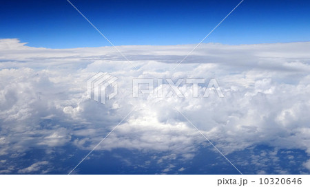 雲海（飛行機からの景色） 10320646