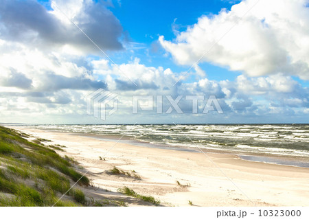 Sand beach on Baltic sea Sand beach on Baltic sea 10323000
