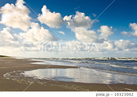 Sand beach on Baltic sea 10323002