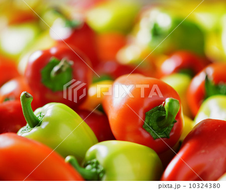 Fresh sweet peppers. Vegetable background 10324380