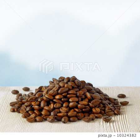 Coffee beans on highlands background 10324382