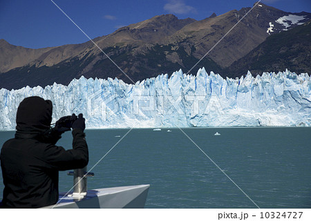 観光船よりペリト・モレノ氷河 10324727