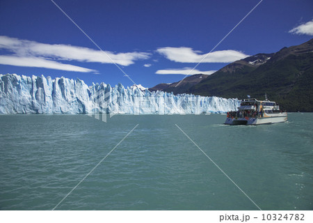 観光船よりペリト・モレノ氷河 10324782