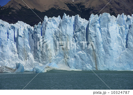 観光船よりペリト・モレノ氷河 観光船よりペリト・モレノ氷河 10324787