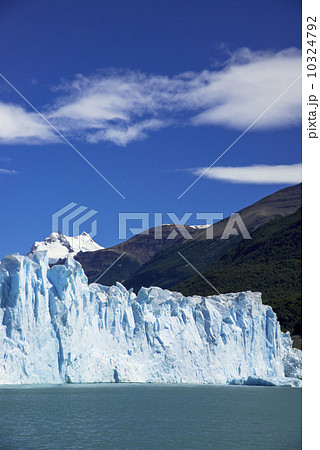 観光船よりペリト・モレノ氷河 観光船よりペリト・モレノ氷河 10324792