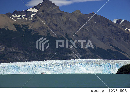 観光船よりペリト・モレノ氷河 10324808