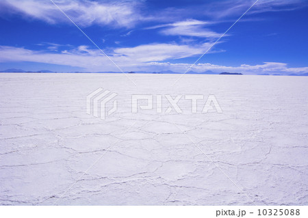 ボリビアのウユニ塩湖 ボリビアのウユニ塩湖 10325088