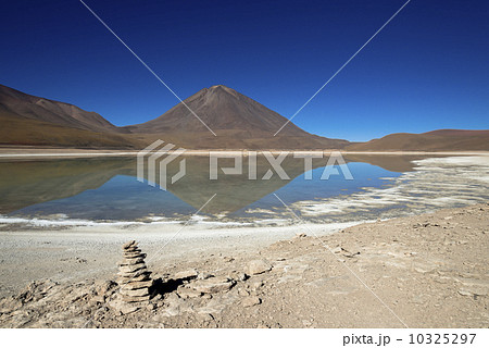 アルティプラーノ平原のラグナ・ベルデ アルティプラーノ平原のラグナ・ベルデ 10325297
