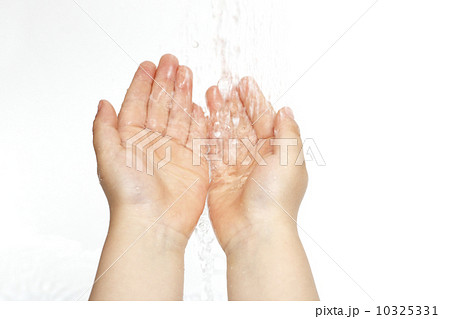 子供の手洗い 10325331