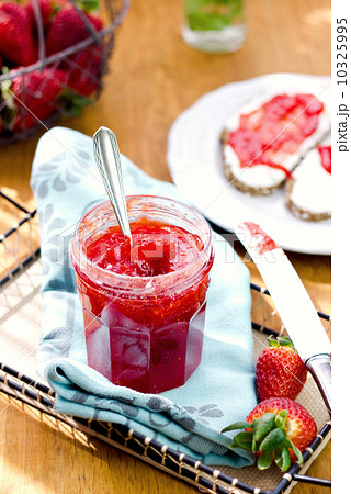 Homemade strawberry confiture for breakfast (selective focus) Homemade strawberry confiture for breakfast (selective focus) 10325995