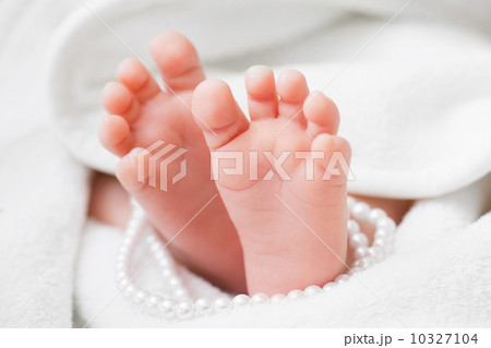 newborn baby feet newborn baby feet 10327104