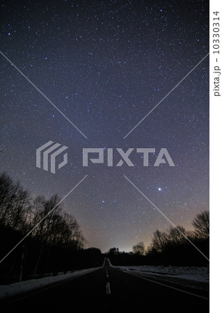 星空へ続く道 星空へ続く道 10330314