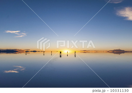 ウユニ塩湖 10331130