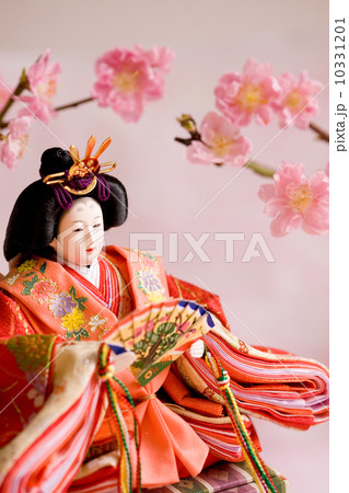 お雛さまと桃の花 10331201