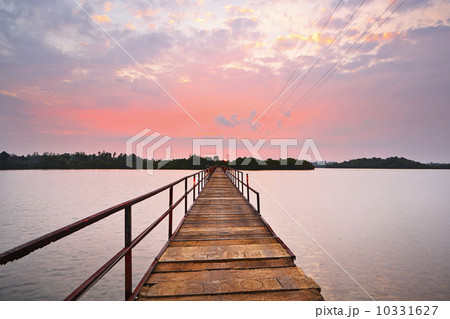 Abandoned bridge Abandoned bridge 10331627