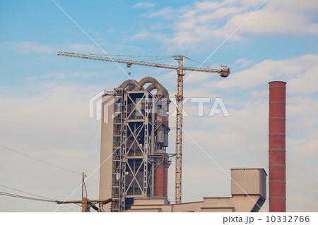 Industrial and construction cranes 10332766
