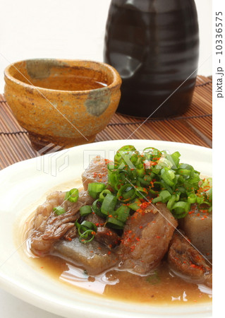 牛スジの煮込み　どて焼　すじこん　おつまみ 10336575