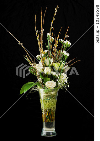 Bouquet of roses, statice and pussy willows branches. 10349598