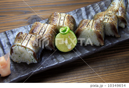 炙り秋刀魚寿司(横) 炙り秋刀魚寿司(横) 10349654