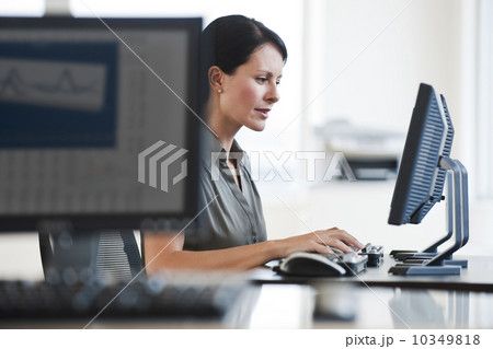 A businesswoman using a computer 10349818