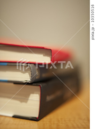 Books Books 10350516