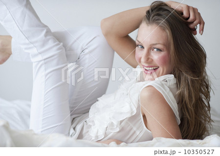 Woman laughing Woman laughing 10350527