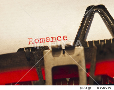 Old fashioned typewriter 10350549