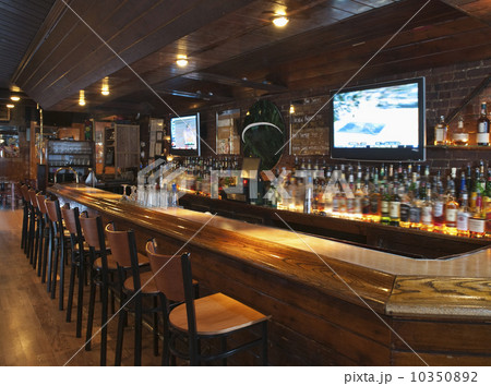 Bar 10350892