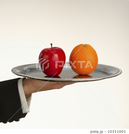 Tray of fruit 10351003