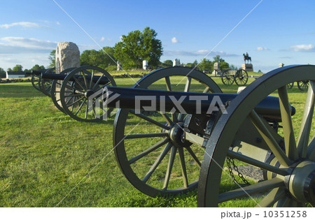 Cannons on cemetery ridge 10351258