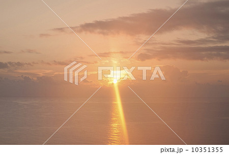 Sunset over ocean 10351355