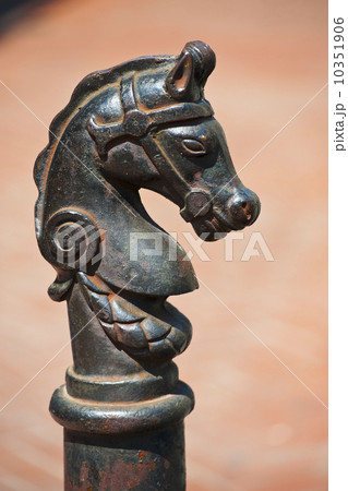 Iron statue of a horse's head 10351906