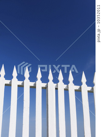 White picket fence 10352011