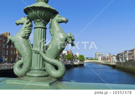 Seahorse statues on Grattan bridge over the river liffey Seahorse statues on Grattan bridge over the river liffey 10352378