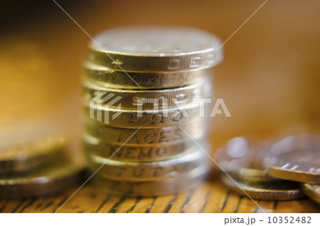 Stack of coins on table, close-up Stack of coins on table, close-up 10352482