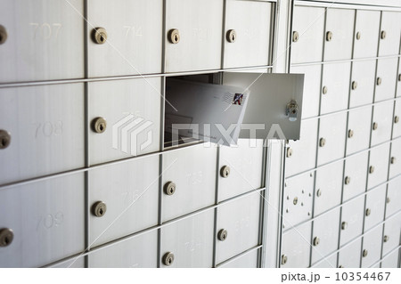 USA, New Jersey, Jersey City, Letters in mailbox 10354467