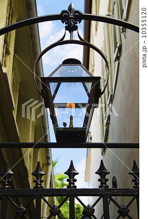 USA, South Carolina, Charleston, Close up of gas lamp 10355120