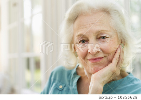 Portrait of senior woman 10355628