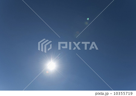 Sun on clear sky 10355719