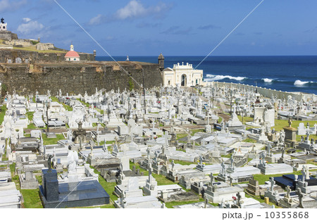 Puerto Rico, Old San Juan, View of Santa Maria Magdalena Cemetery with El Morro Fortress Puerto Rico, Old San Juan, View of Santa Maria Magdalena Cemetery with El Morro Fortress 10355868