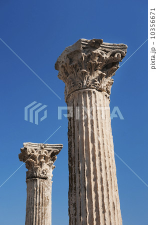 Turkey, Ephesus, Corinthian columns 10356671