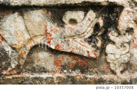 Mayan carvings 10357008