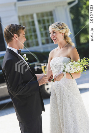 Portrait of married couple 10357808