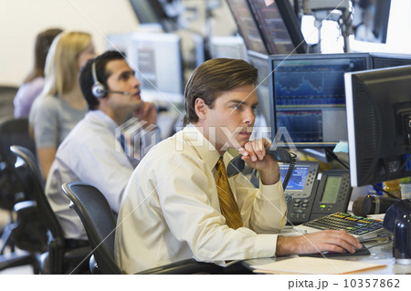 Traders at trading desk 10357862