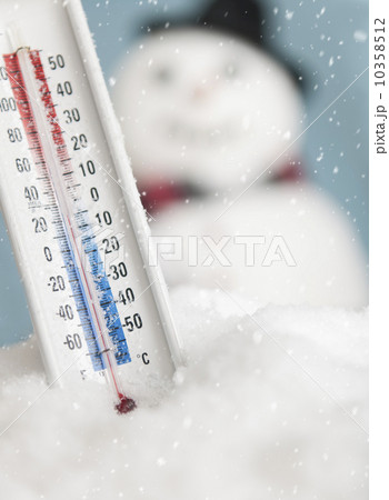 Studio shot of thermometer with snowman Studio shot of thermometer with snowman 10358512