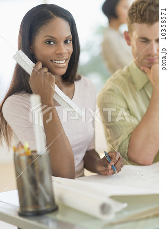 People working in office 10358571