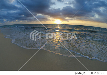 Seascape at sunset 10358629
