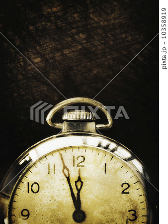 Old-fashioned pocket watch, studio shot 10358919