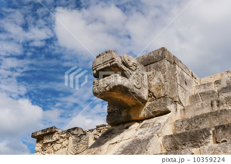 Mayan ruins 10359224