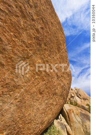 USA, California, Joshua Tree National Park, Detail of boulder 10360044